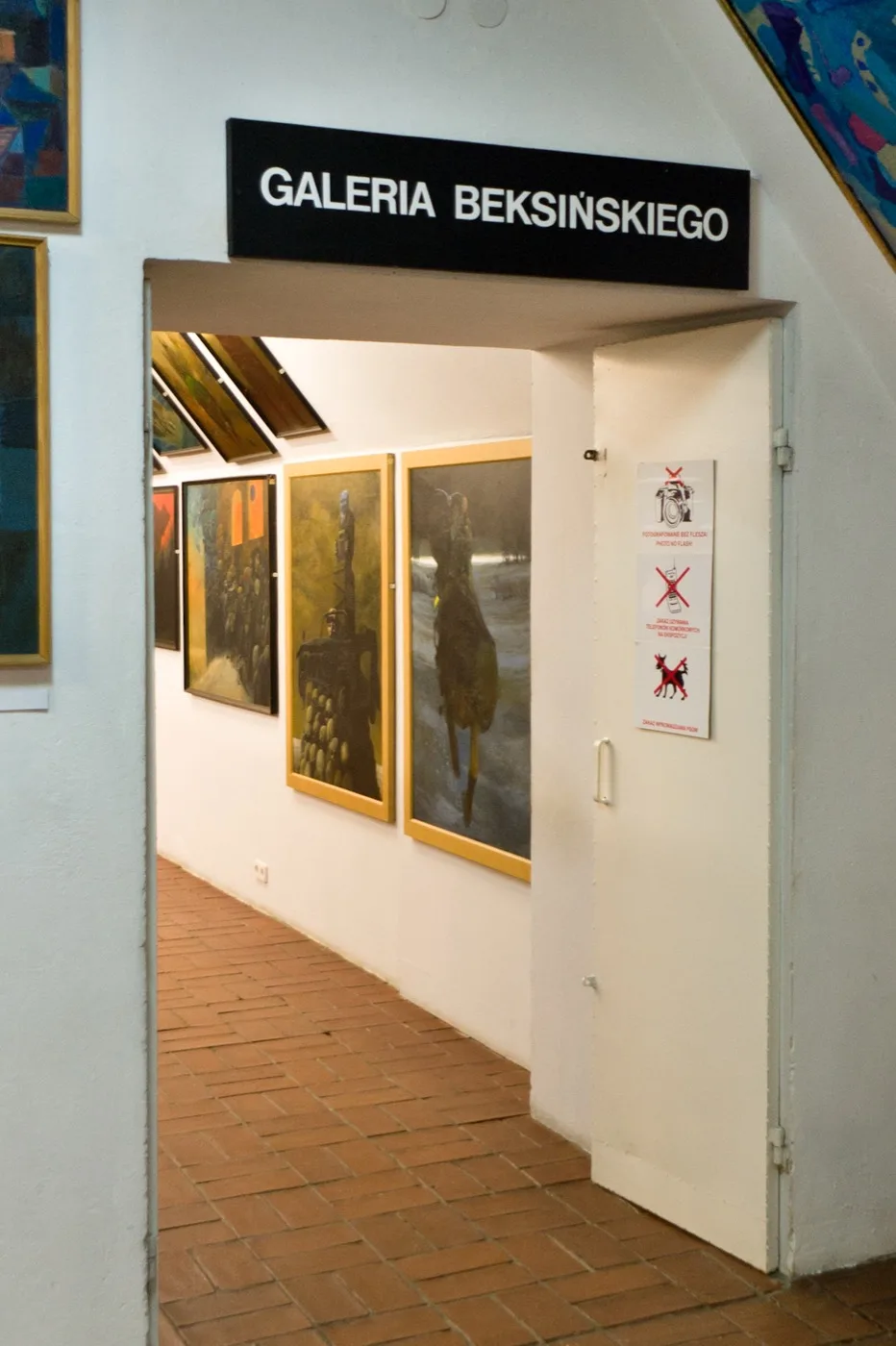 Galeria Beksińskiego w Sanoku — atrakcja w okolicy Bukowca w Bieszczadach