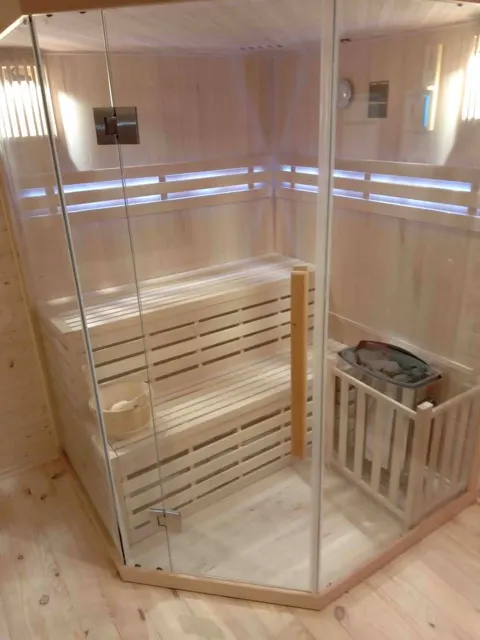 Sauna po godzinach — okolica Bukowca w Bieszczadach