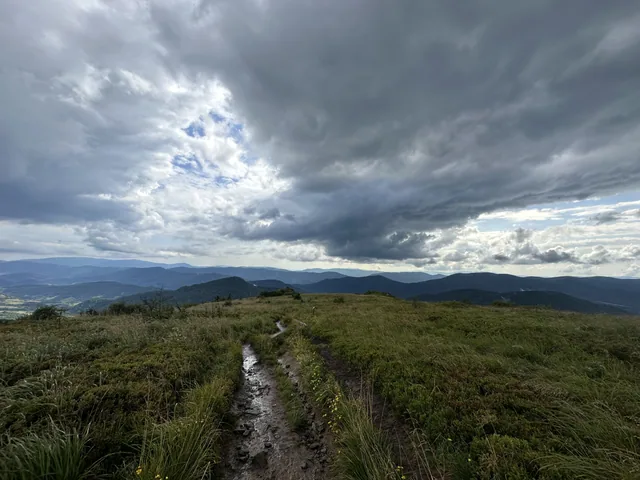 Okoliczne szlaki — okolica, Bukowiec w Bieszczadach