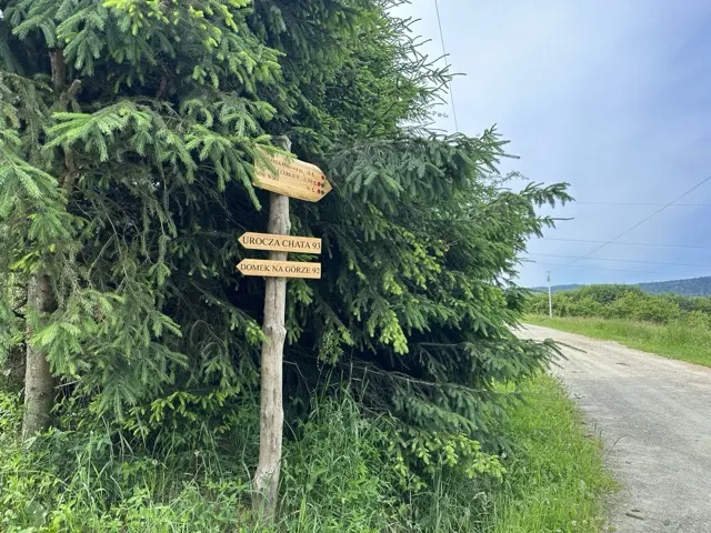 Sklep Hitpol w Bukowcu — okolica Bukowca w Bieszczadach